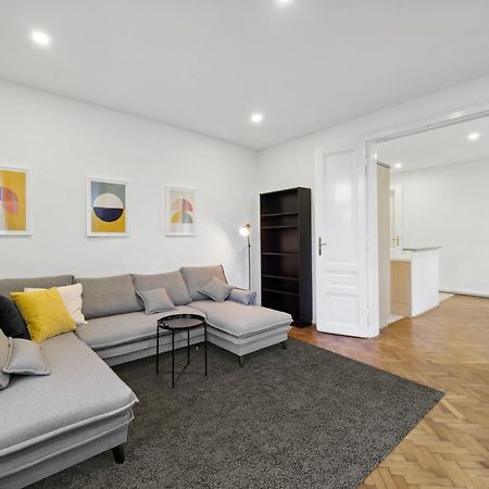 Big Spacious Central Apartment In Bécs Kültér fotó