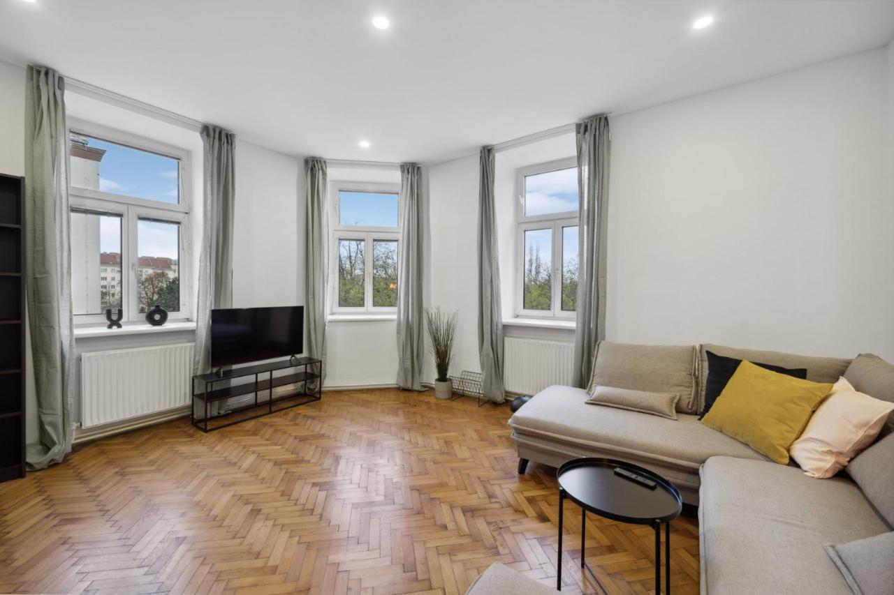 Big Spacious Central Apartment In Bécs Kültér fotó