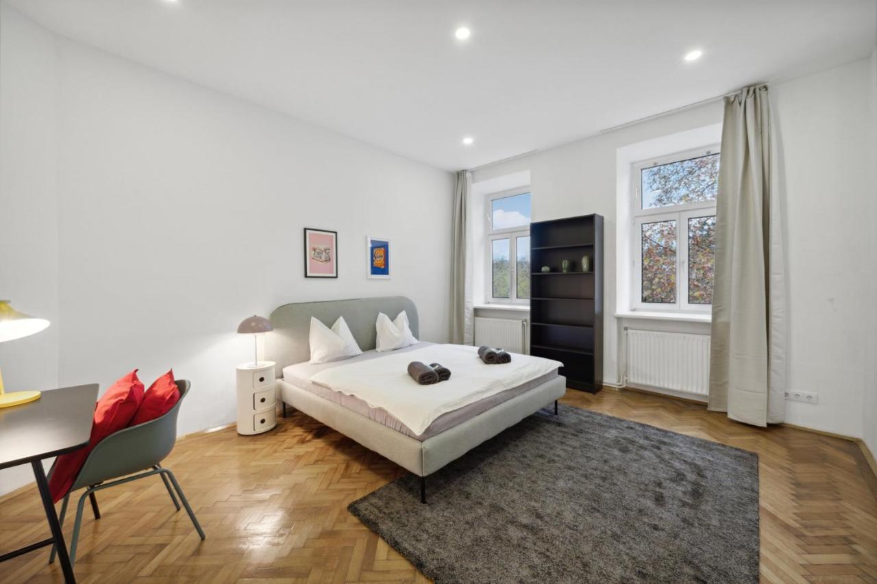 Big Spacious Central Apartment In Bécs Kültér fotó